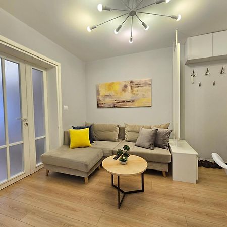 Valentino'S Nest Apartment Тирана Екстериор снимка